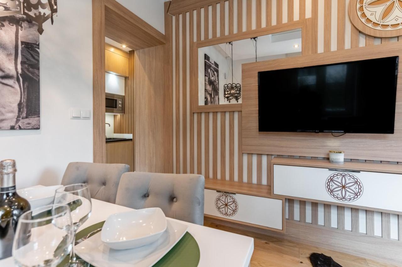 Jagiellonska Residence: Comfortable With Parking And Sauna Apartment *